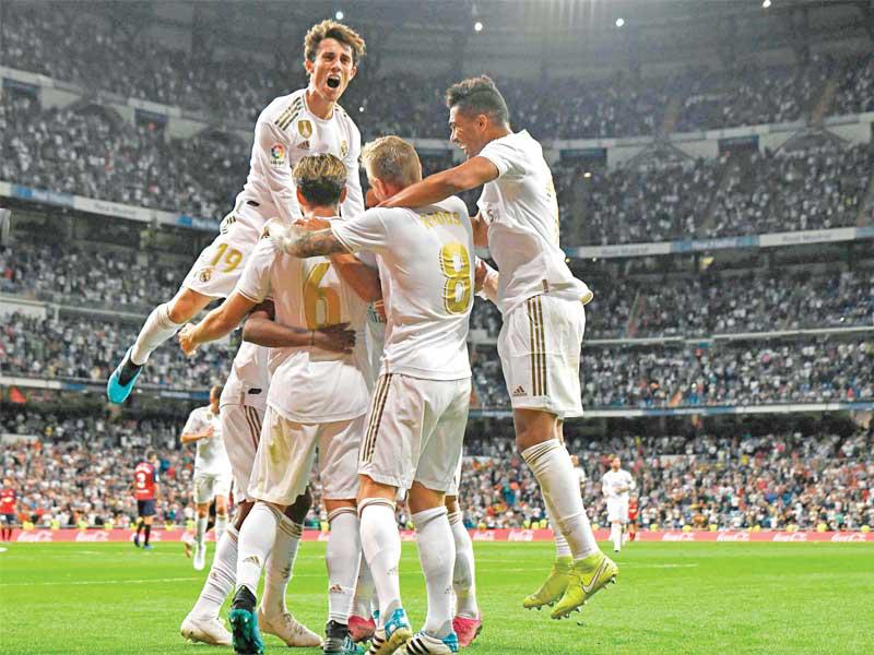 فرحة لاعبي ريال مدريد بعد إحراز الهدف الثاني
