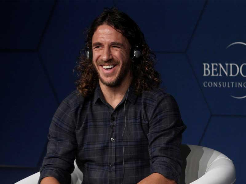 كارليس بويول، قائد ومدافع برشلونة الإسباني سابقاً