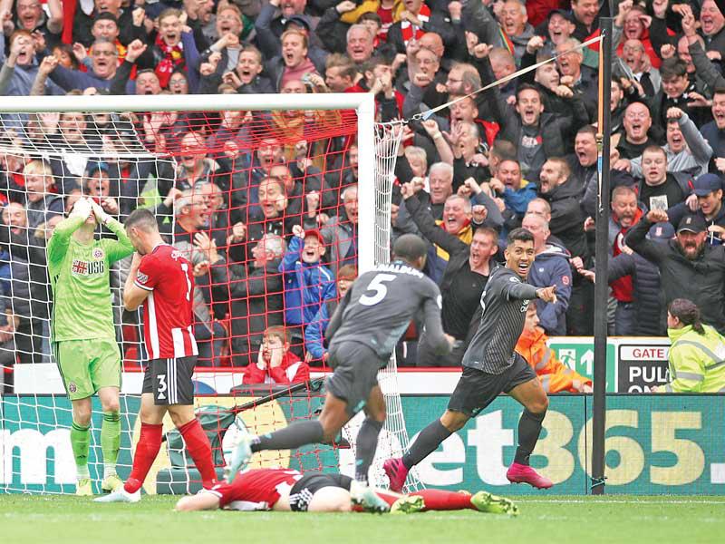 فينالدوم يسجل هدفه في مرمى شيفيلد