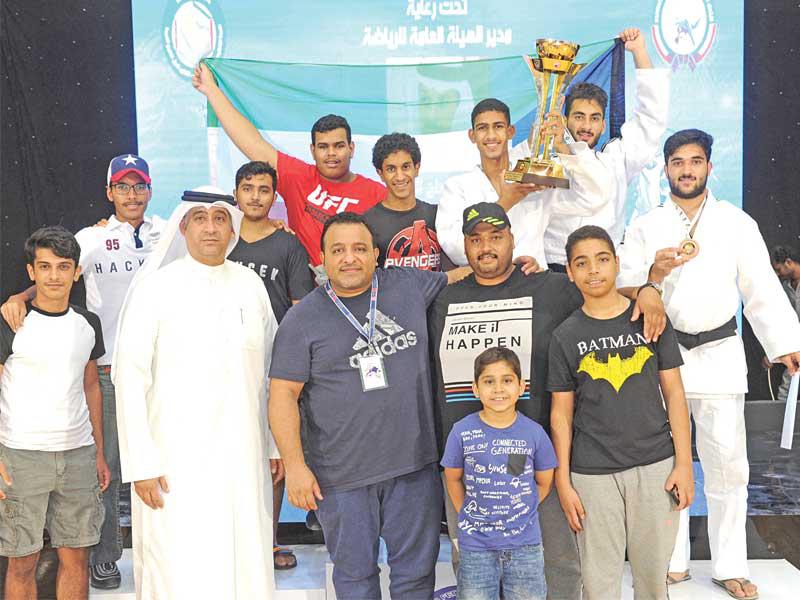 جانب من التتويج