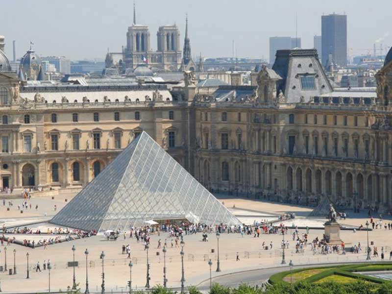 متحف اللوفر 