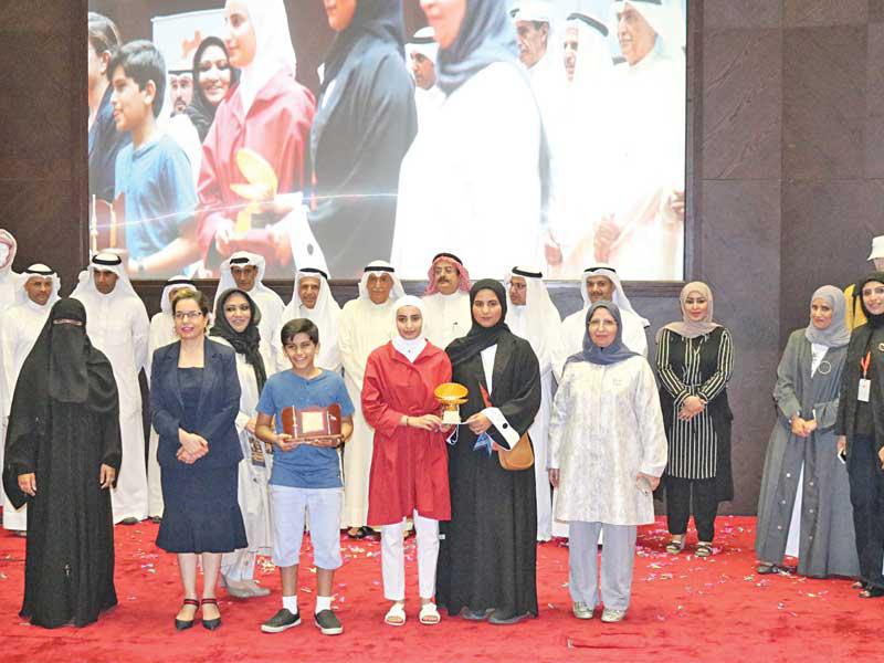 تكريم الفائزين بالمسابقة 