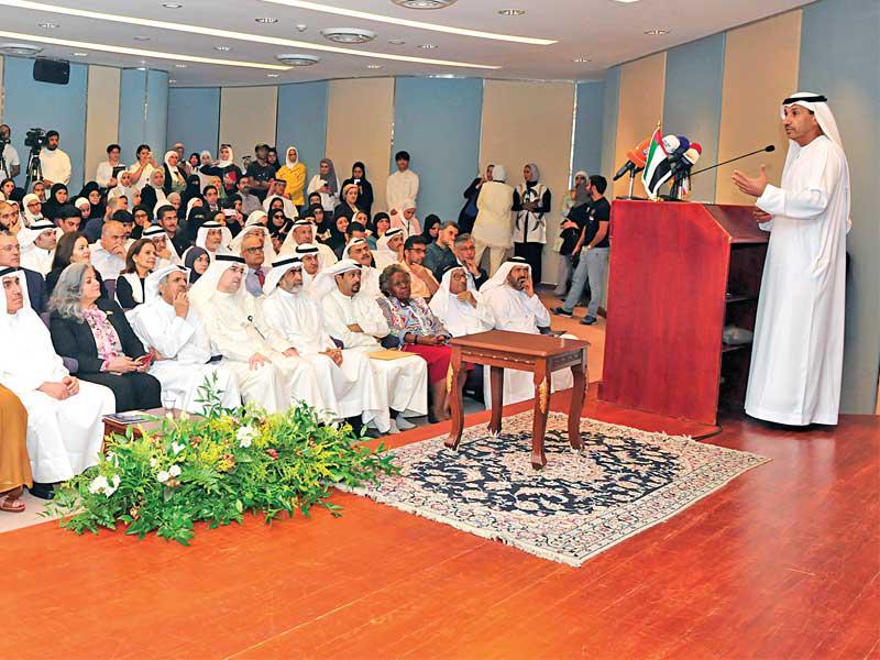 الأحبابي متحدثا في المحاضرة