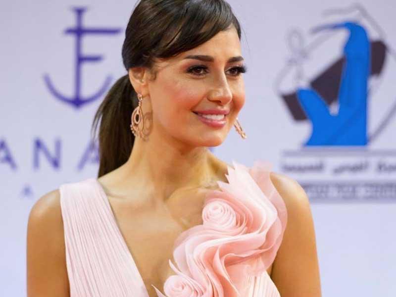 النجمة حلا شيحة 