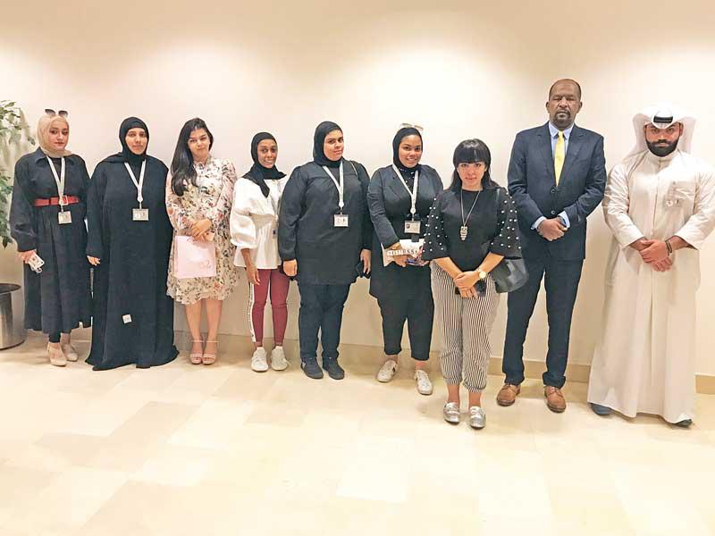 جانب من موظفي مجلس الأمة