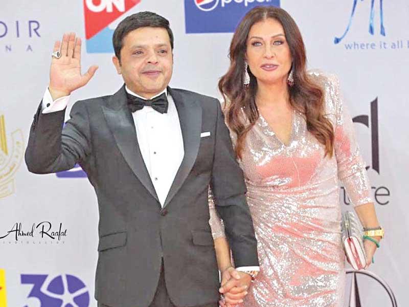 محمد هنيدي مع زوجته 