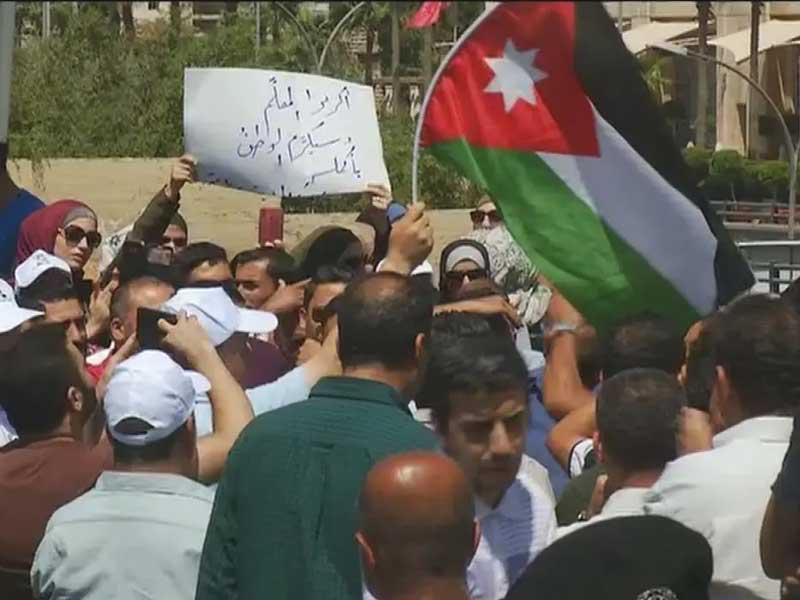 اعتصام أمام مبنى النقابات المهنية في عمان دعماً لمطالب المعلمين