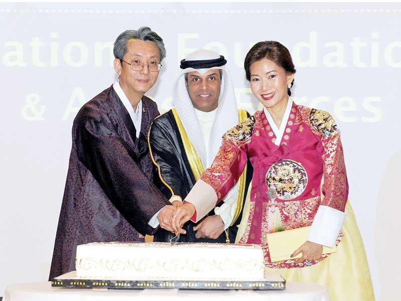 الفاضل خلال مشاركته في حفل السفارة الكورية الجنوبية