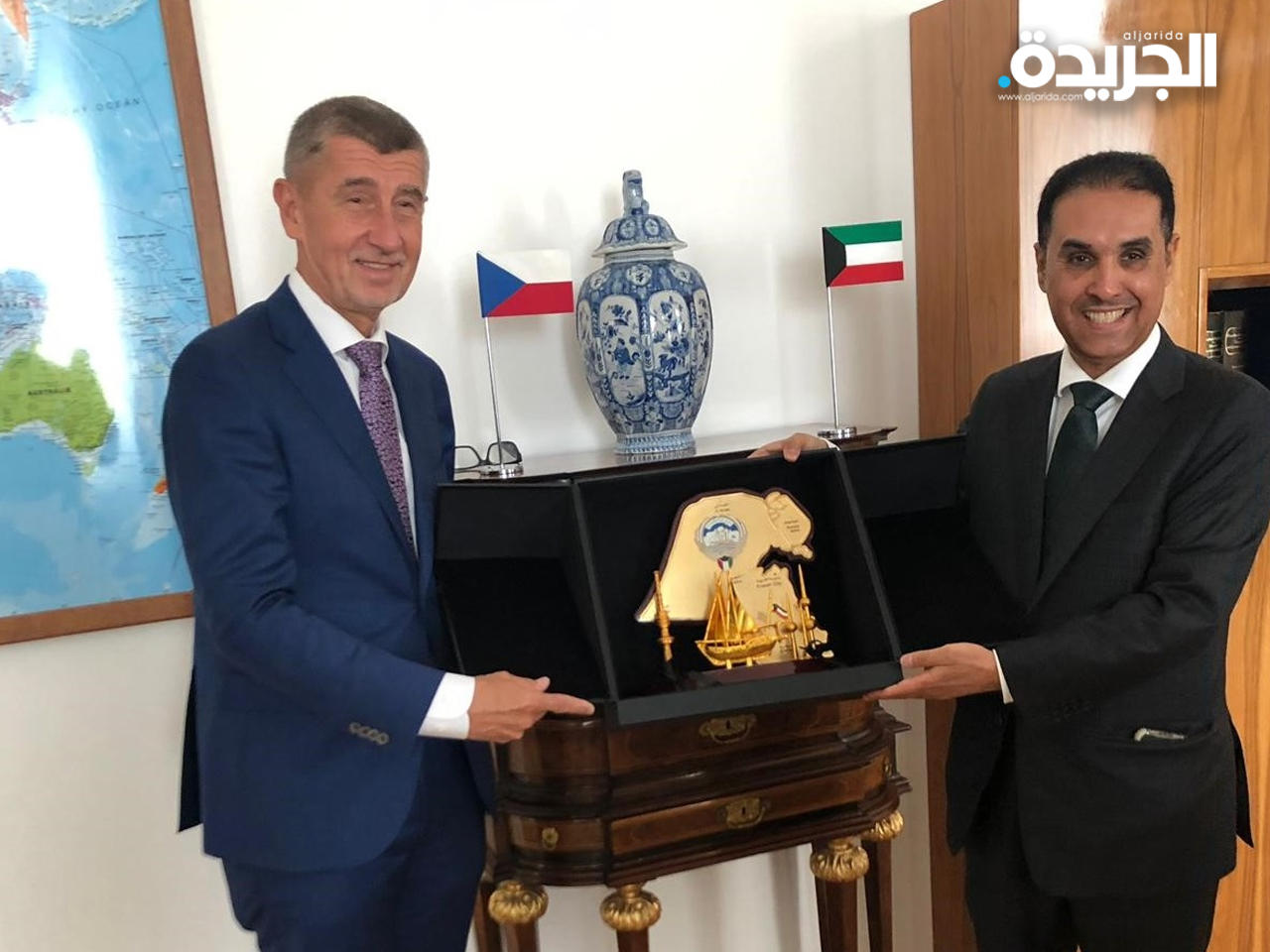  رئيس وزراء التشيك خلال لقائه سفير الكويت راشد الهاجري 
