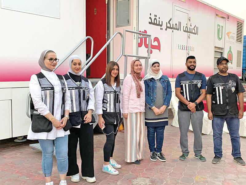 سيارة الحملة أمام جمعية الرحاب 