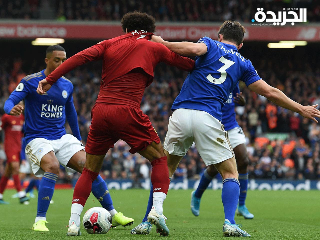 احتكاك وشد بين مدافعي ليستر ونجم ليفربول المصري محمد صلاح