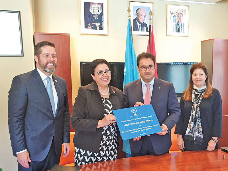  أثناء توقيع الاتفاقية