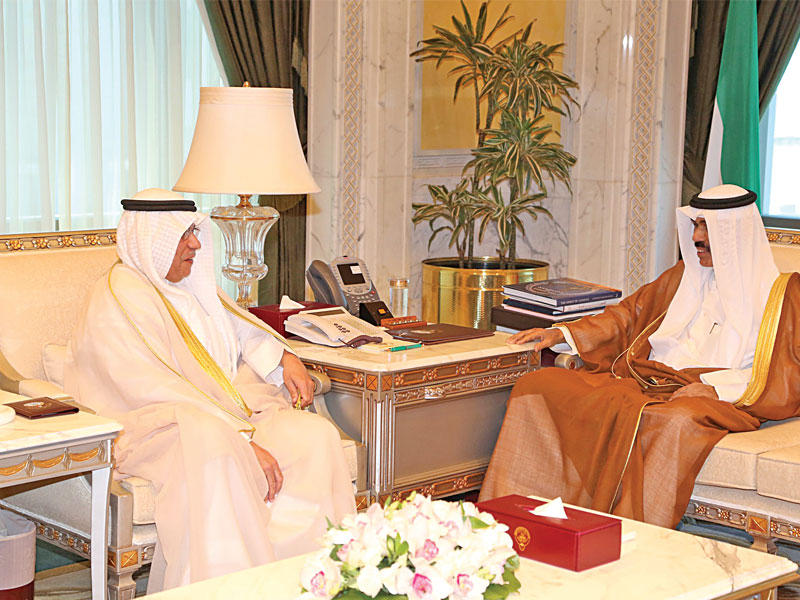 نائب الأمير مستقبلاً الجراح أمس