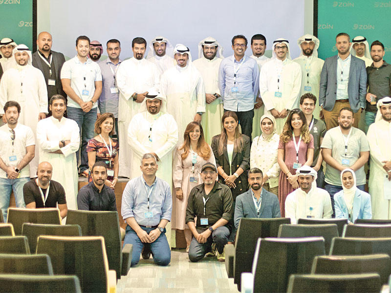 المبادرون وأصحاب الأفكار المبتكرة خلال اللقاء التنويري 