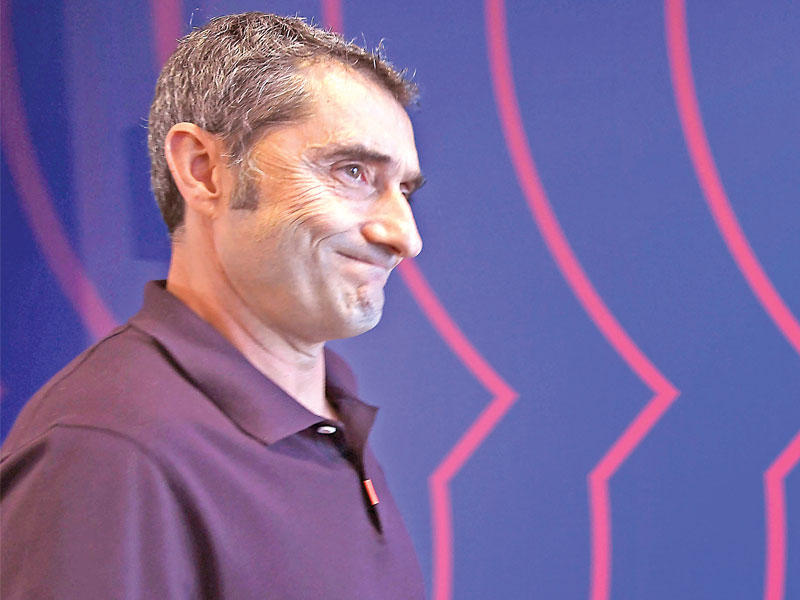 إرنستو فالفيردي مدرب برشلونة