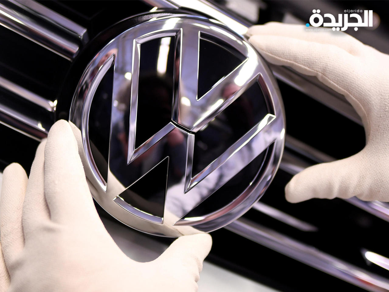 تركيب العلامة التجارية في المصنع