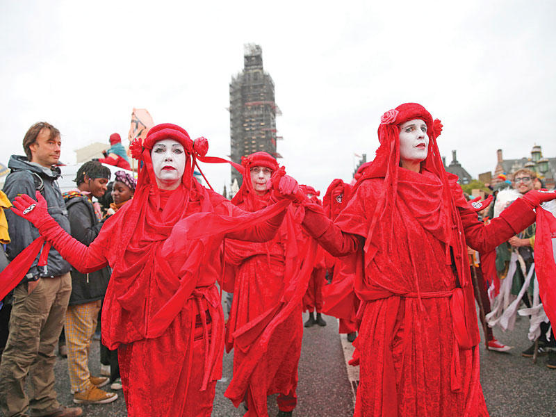 جانب من التظاهرات في لندن أمس (أ ف ب)