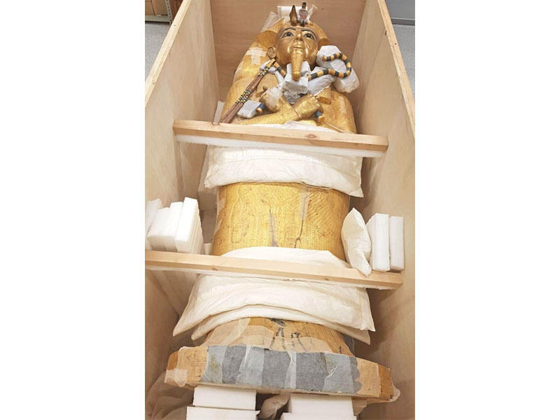 تابوت توت عنخ آمون يخضع للترميم