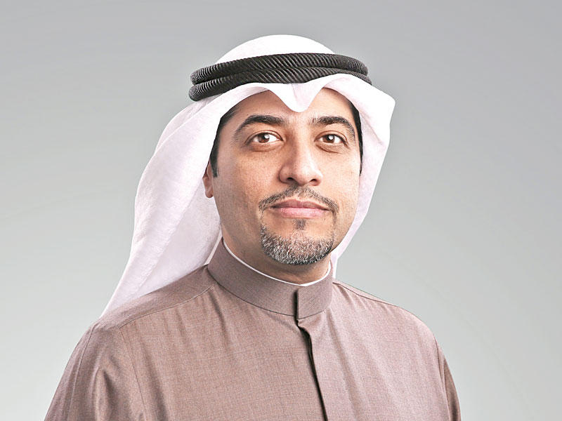 ناصر السنعوسي رئيس إدارة التسويق والاتصال المؤسسي في بورصة الكويت في الجمعية العامة والاجتماع السنوي