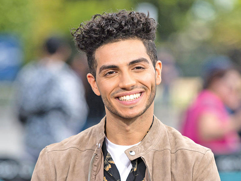 الممثل الكندي من أصل مصري ​مينا مسعود