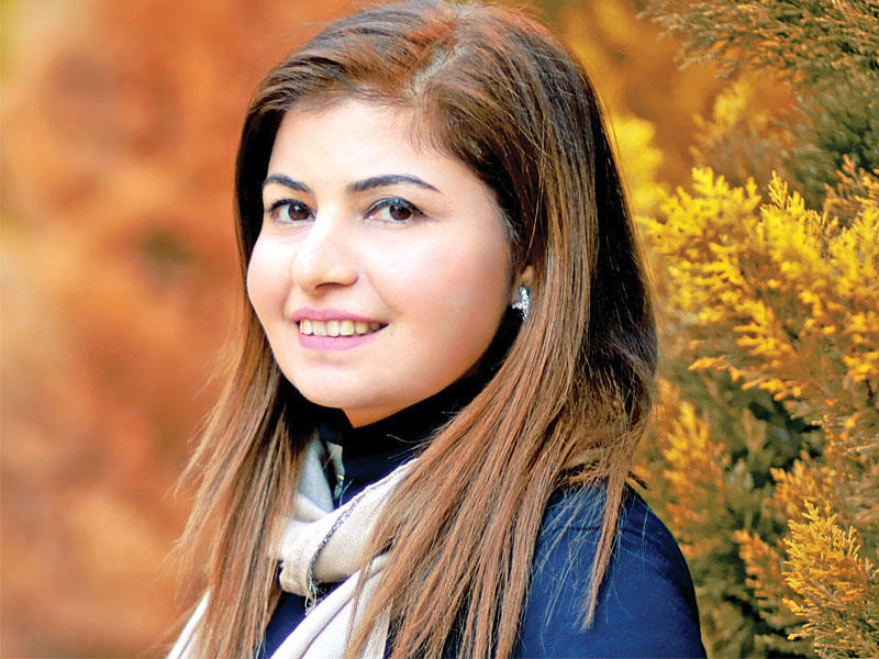 الشاعرة رولا عبدالحميد