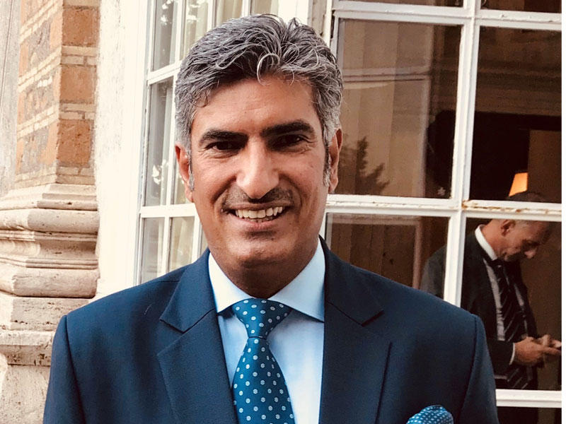  المستشار سامي الزمانان القائم بأعمال سفير الكويت المحال لدى سان مارينو