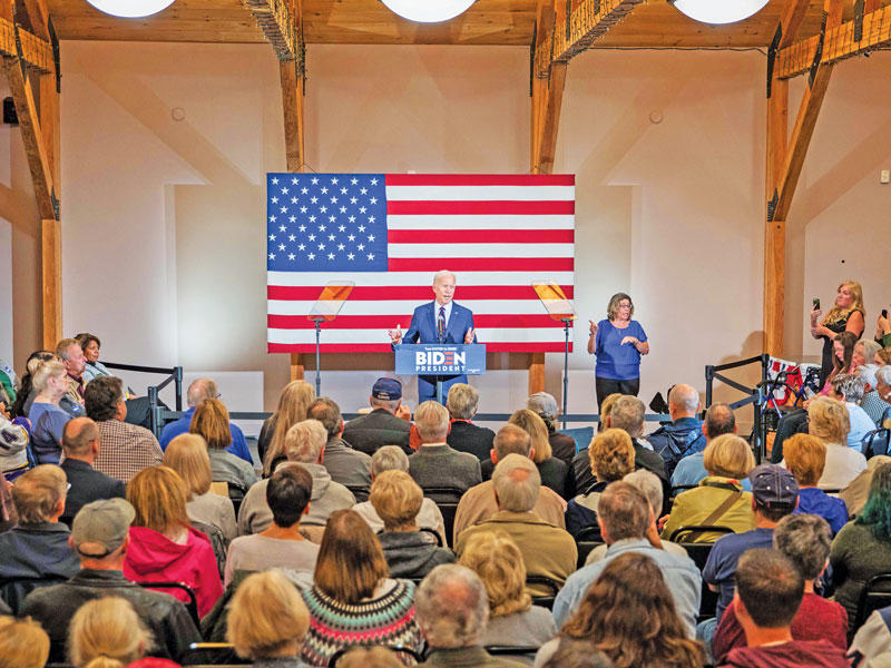 بايدن خلال تجمع انتخابي في نيوهامشير أمس الأول (أ ف ب)