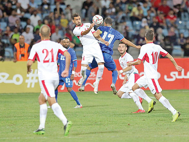 جانب من مباراة منتخب الكويت مع نظيره الأردني