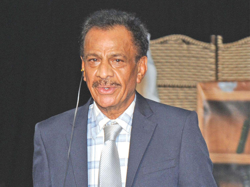 الفنان عبدالعزيز الحداد