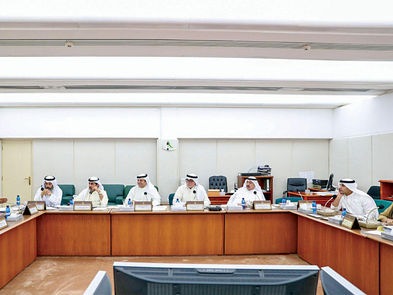 «المالية» في اجتماعها أمس