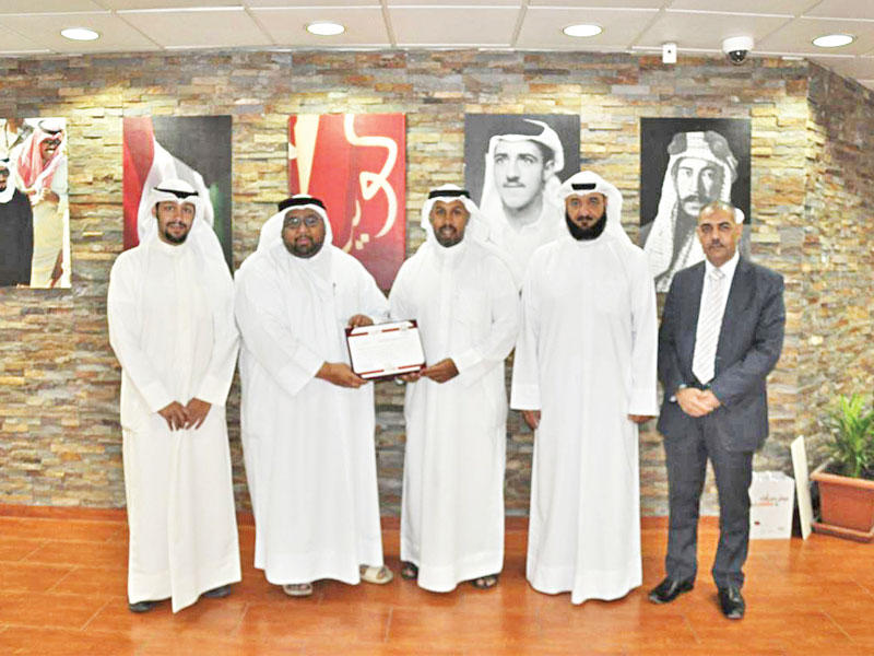 الجيماز يتسلم زكاة تعاونية الشامية والشويخ