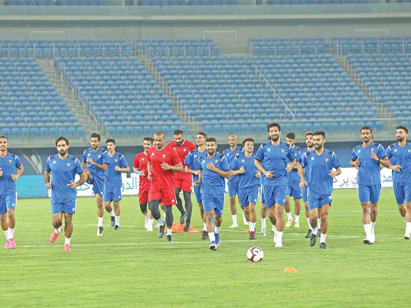 جانب من التدريب الاخير للأزرق قبل المباراة (تصوير نوفل إبراهيم)