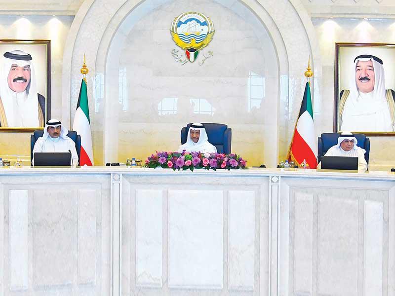 المبارك مترئسا اجتماع مجلس الوزراء أمس