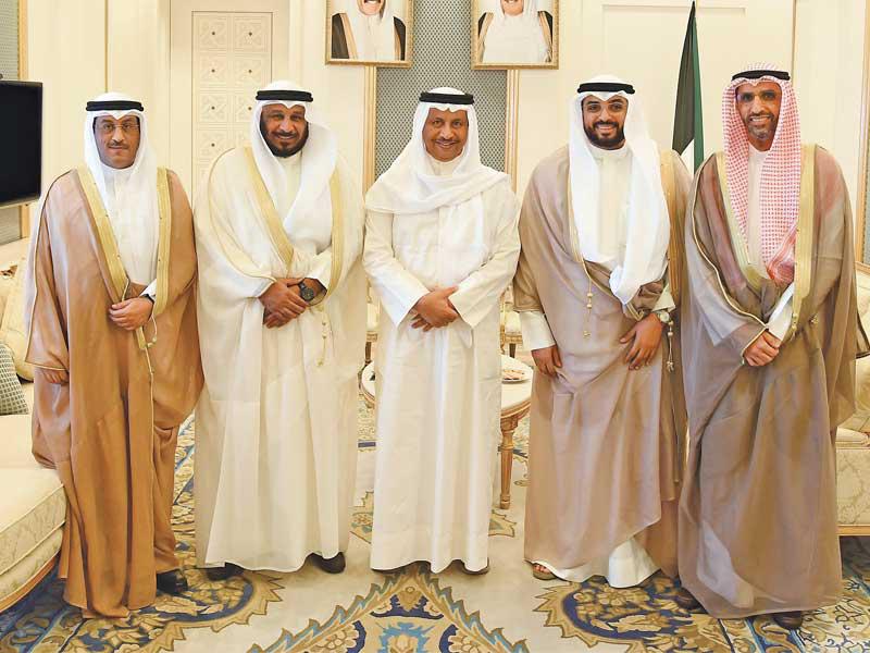 المبارك مستقبلاً وزير ووكلاء الشؤون أمس