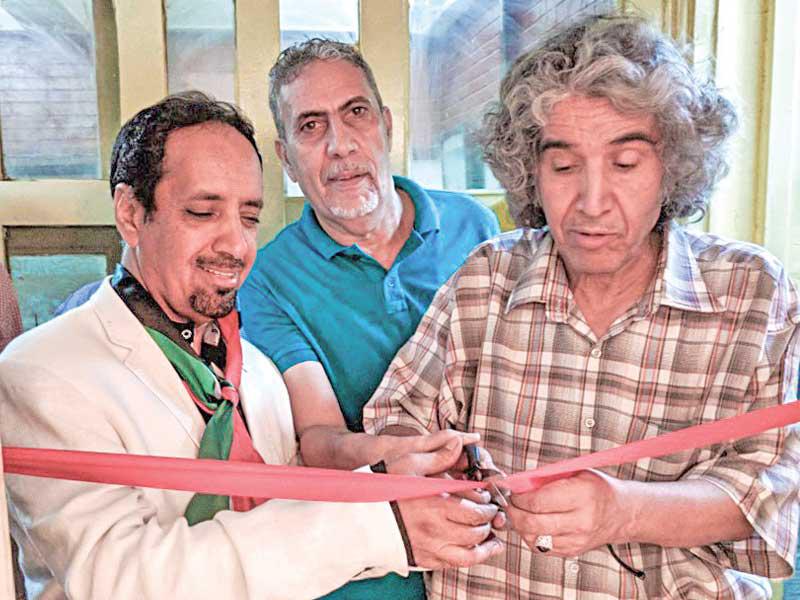 مشبب العتيبي خلال افتتاح المعرض