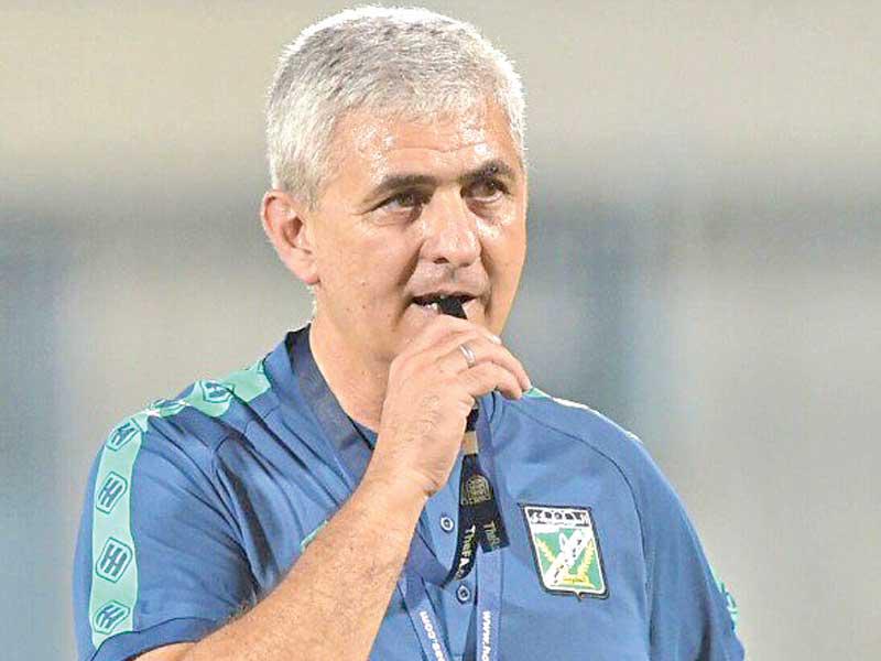 مدرب الفريق الأول لكرة القدم بالنادي العربي  داركو نيستروفيتش 