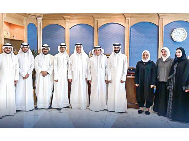 الأنصاري متوسطاً أعضاء اتحاد الجامعة