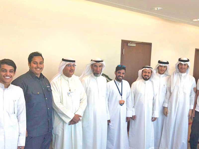  المزروعي متوسطا وفد قائمة المستقبل الطلابي