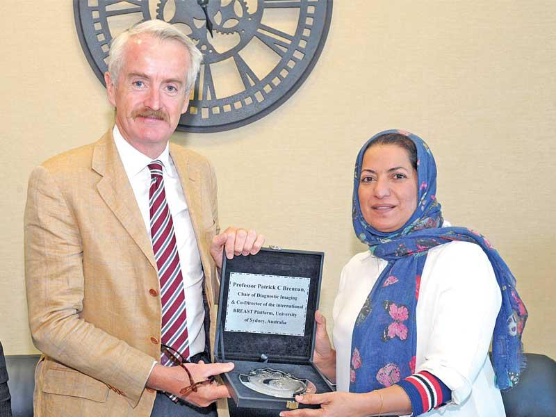 الفضلي تكرم برنين