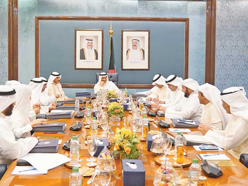 جانب من اجتماع مجلس الوزراء أمس