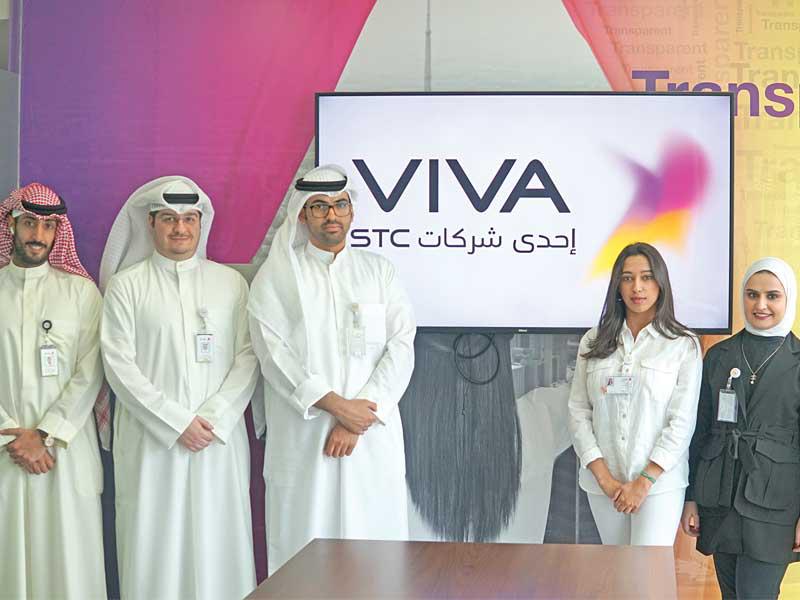 فريق قسم الموارد البشرية مع المتدربين