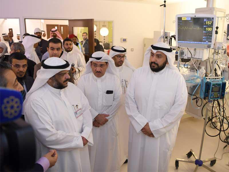 الصباح ورضا والعنزي في جولة بإحدى غرف طوارئ الولادة 