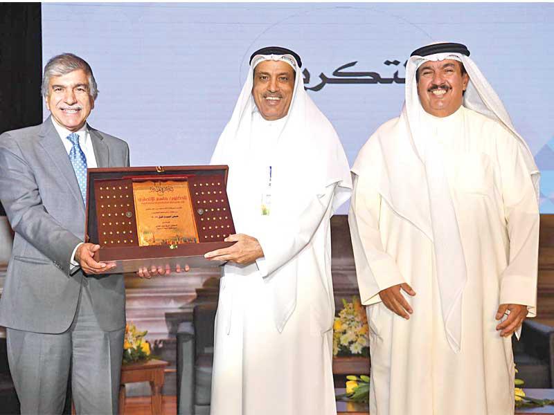 العنزي يكرم الأنصاري