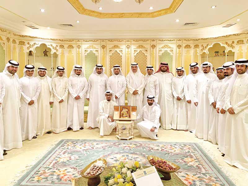 الجابر متوسطاً أعضاء الهيئة التنفيذية 