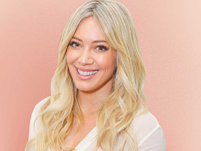 النجمة ​هيلاري داف