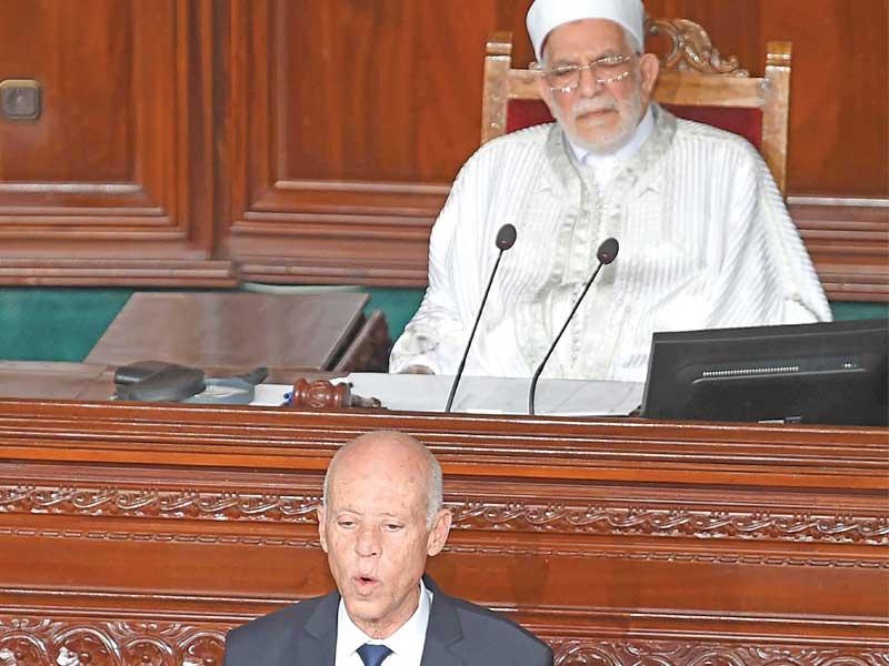 سعيد وخلفه مورو في البرلمان أمس (أ ف ب)n