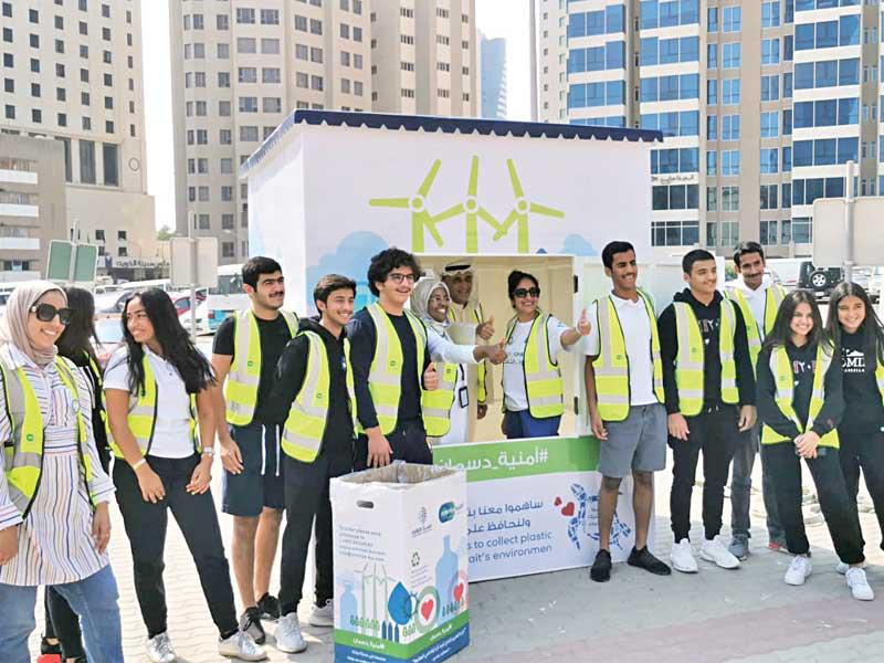 عدد من المشاركين في حملة «أمنية دسمان»