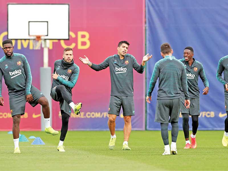 جانب من تدريبات لاعبي برشلونة