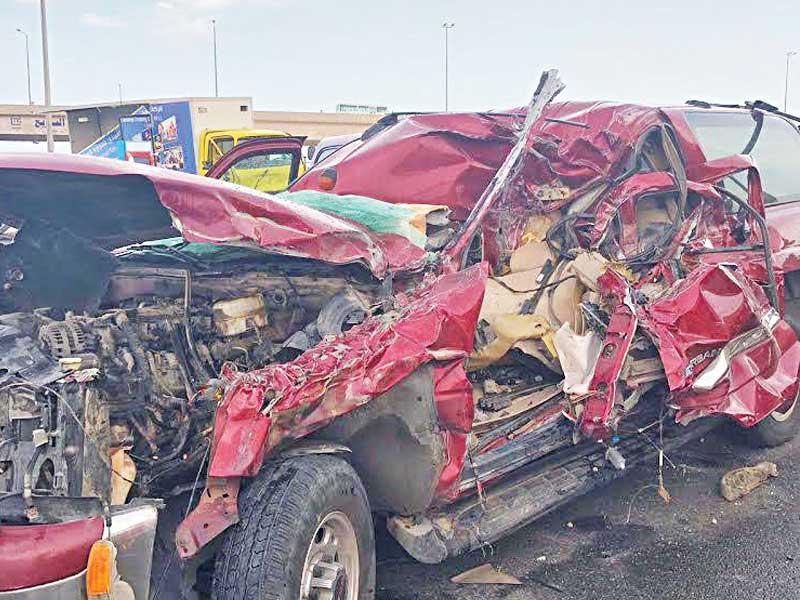 إحدى السيارات المتضررة بالحادث