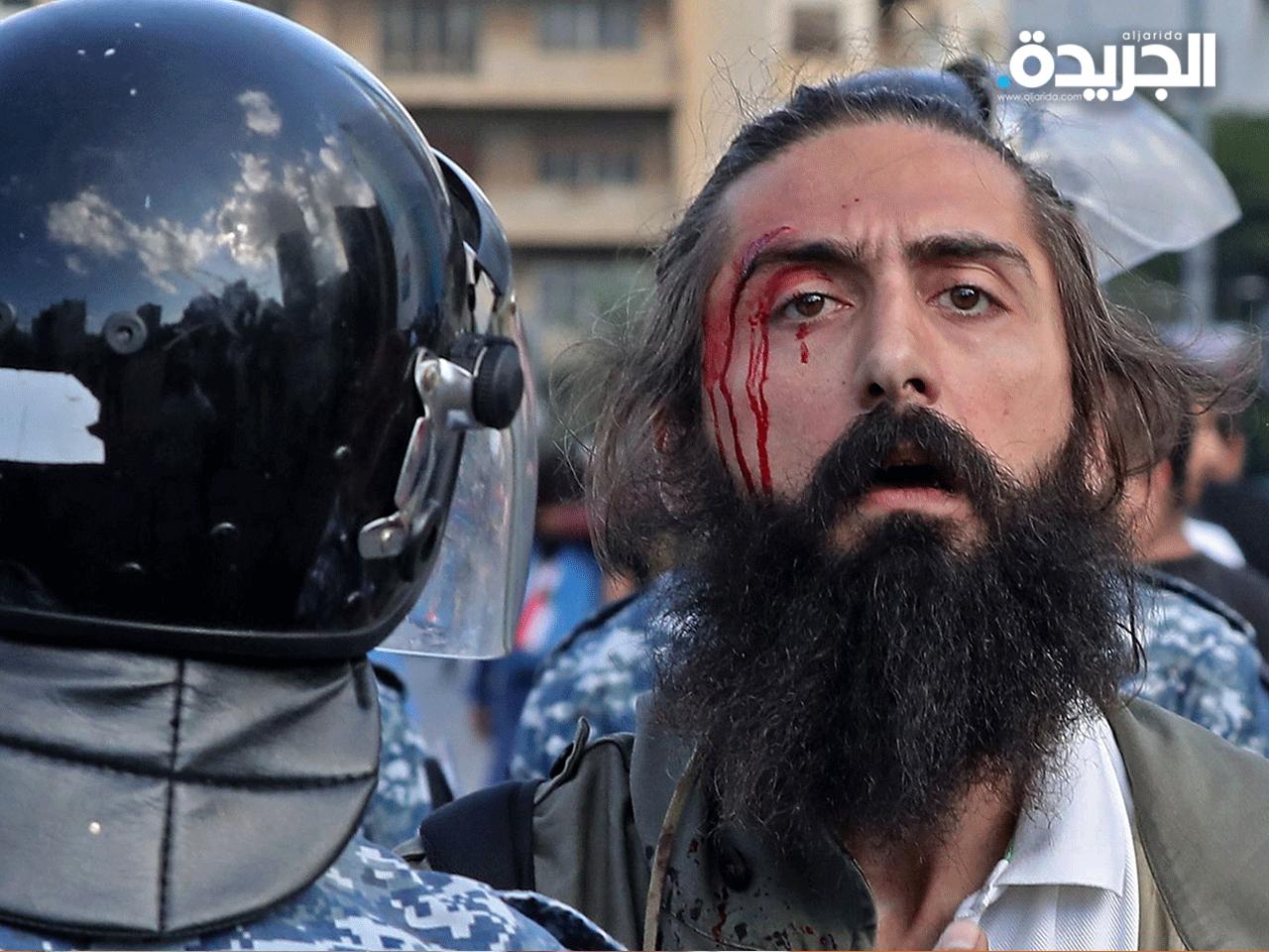 إصابة أحد المحتجين في الهجوم الذي شهده المتظاهرون في ساحة الشهداء من قبل أشخاص مجهوليين